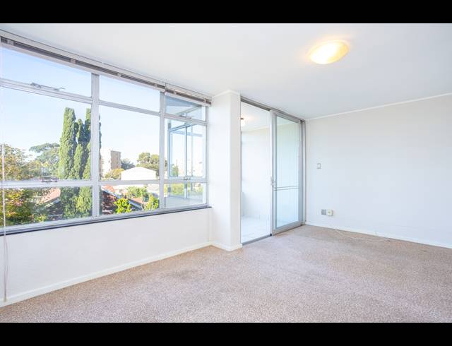 2 BEDROOM APARTMENT RENTED IN WYNBERG UPPER